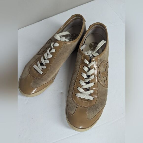 Tory Burch Murphy Sneakers Size 9 Tan Suede Patent Leather Logo Low Top Casual - Picture 4 of 11